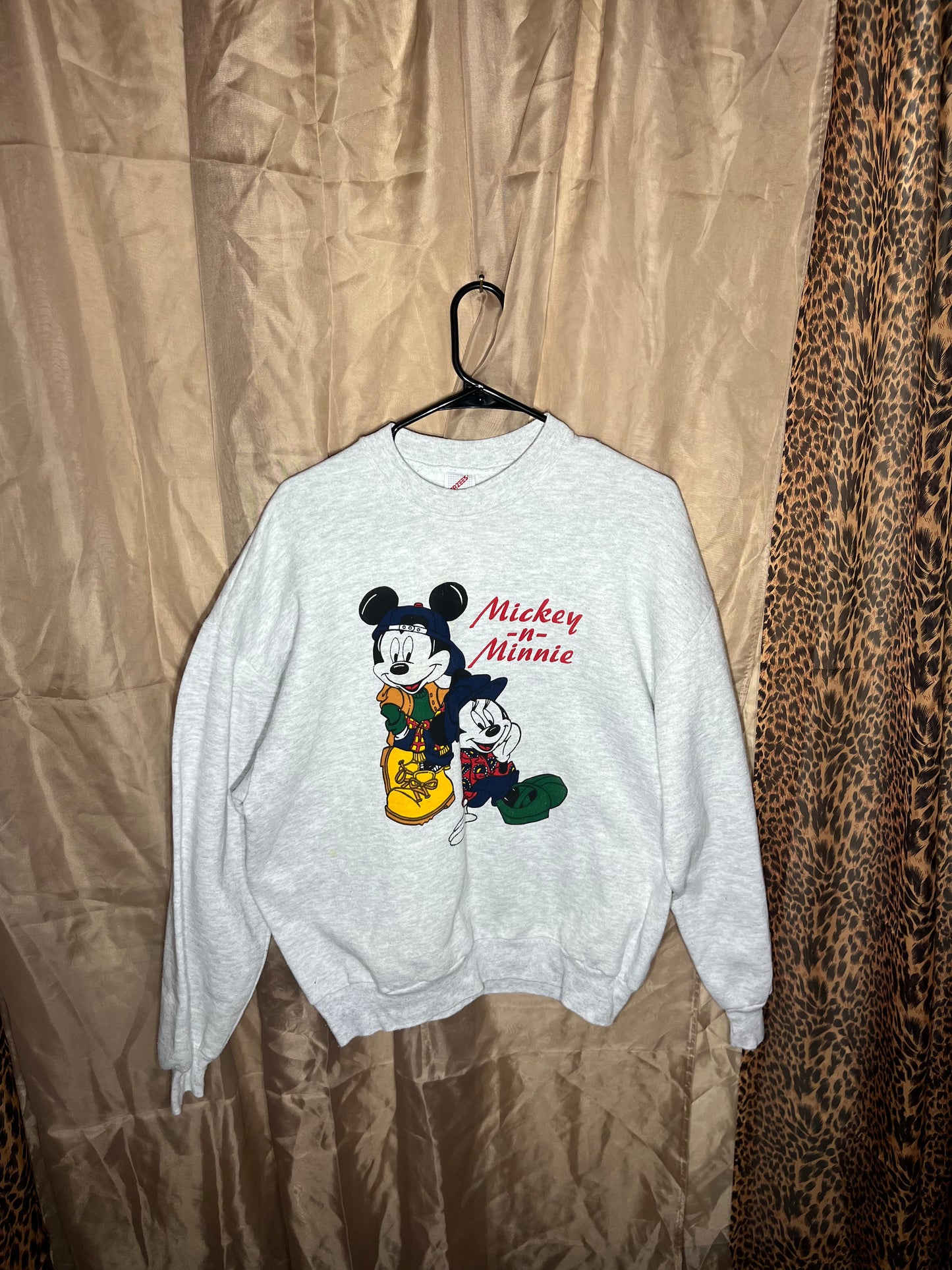 Mickey N Minnie 90s Sweatshirt