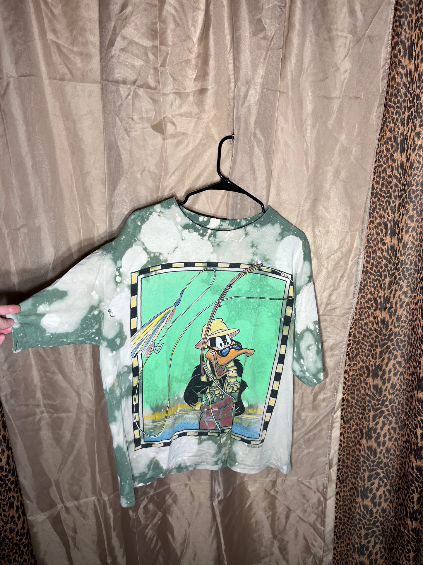 Daffy Duck Goes Fishing Bleached 90s T