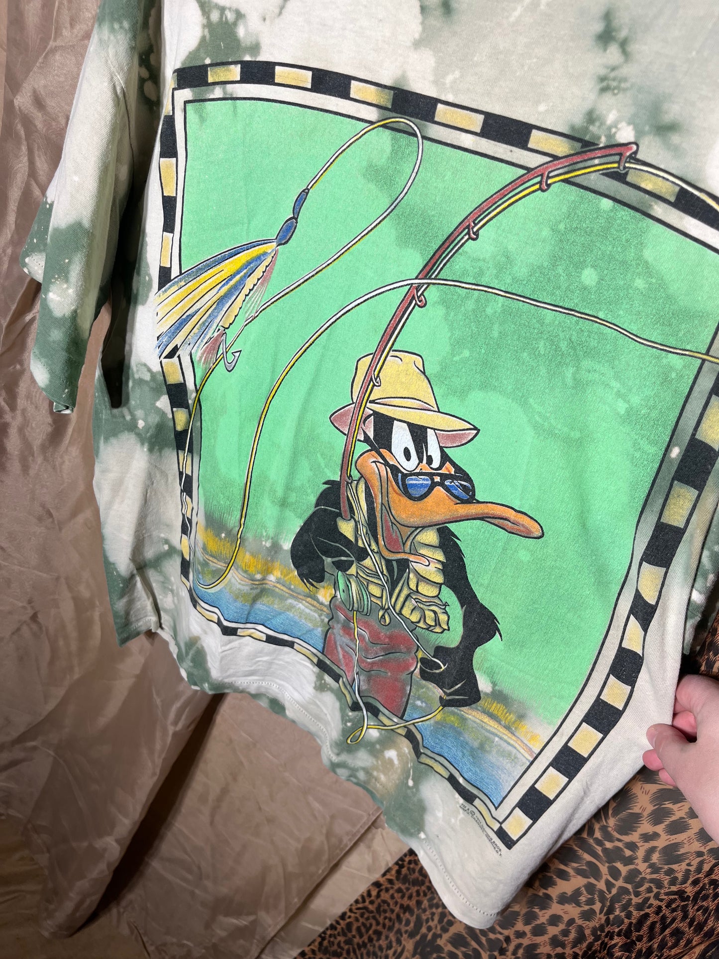 Daffy Duck Goes Fishing Bleached 90s T